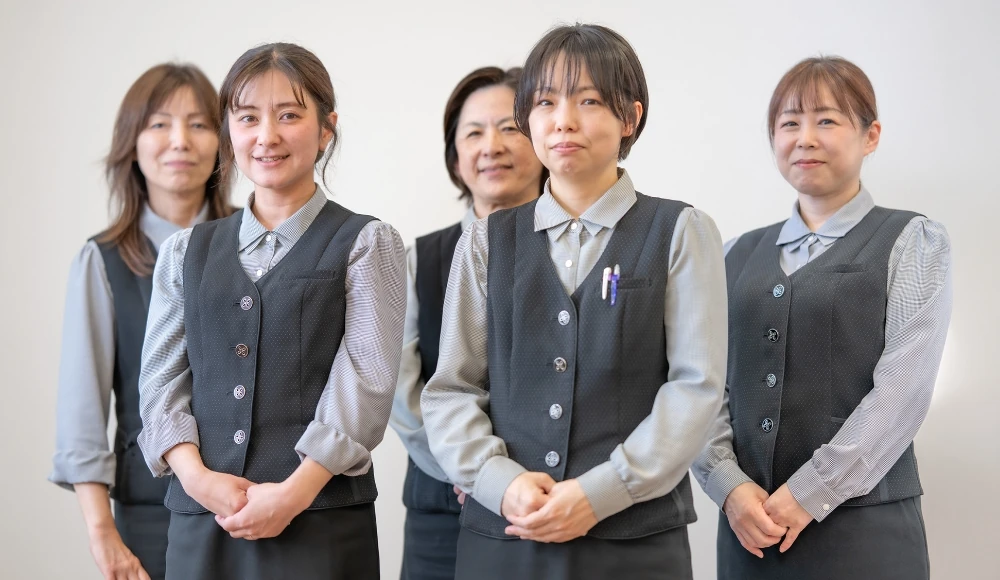 鶴商のスタッフ